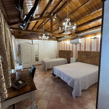 B&B Oasi Di Mamma Clara Latina Eksteriør billede