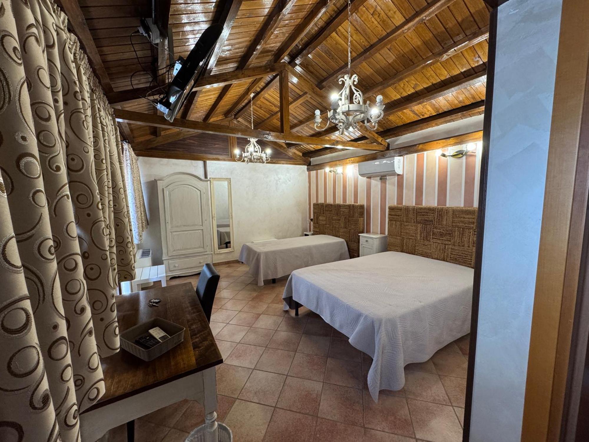 B&B Oasi Di Mamma Clara Latina Eksteriør billede