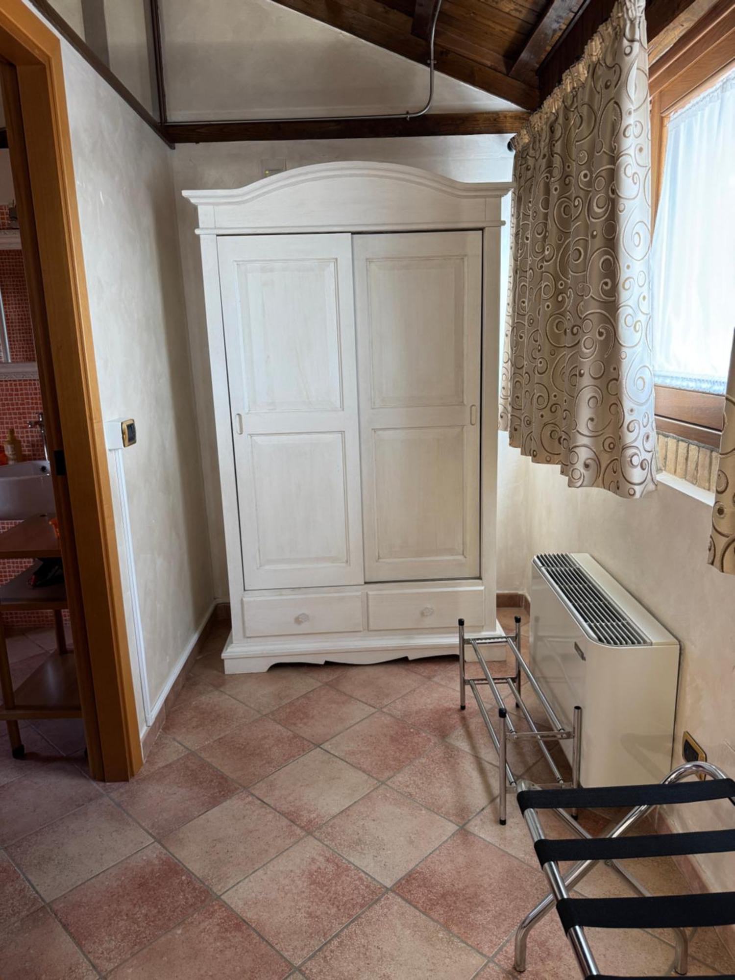 B&B Oasi Di Mamma Clara Latina Eksteriør billede